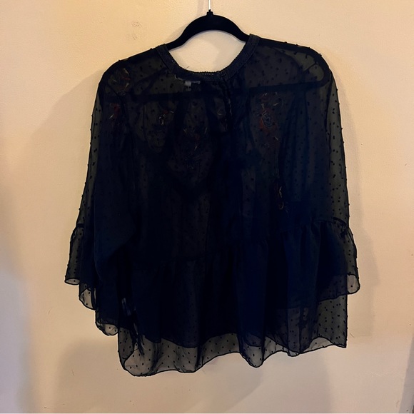 Amazing Blouse With Embroidery Detailing - Picture 5 of 7